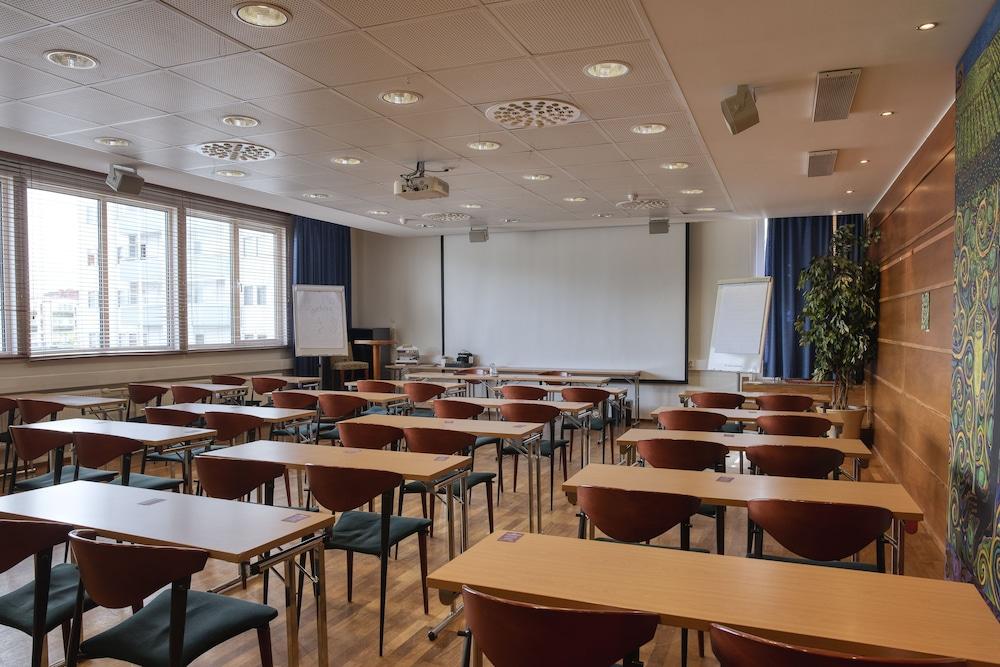 Teatterihotelli Riihimaeki Esterno foto